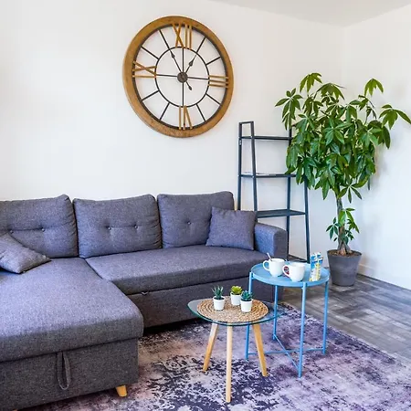 Apartment Kailhenn: Joli T3 Cosy, Bien Equipe, Proche Tram *