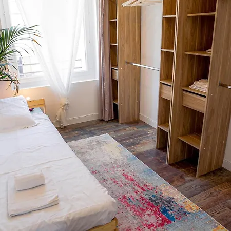 Kailhenn: Joli T3 Cosy, Bien Equipe, Proche Tram Apartment *